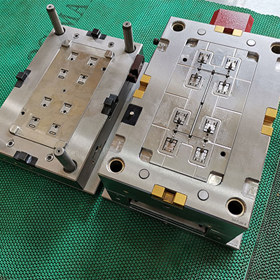 Moule de bloc terminal
