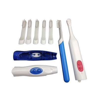 Deux pièces en plastique de moule de brosse à dents de couleur
